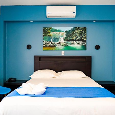 Hotel Luckys San Isidro De El General Екстер'єр фото