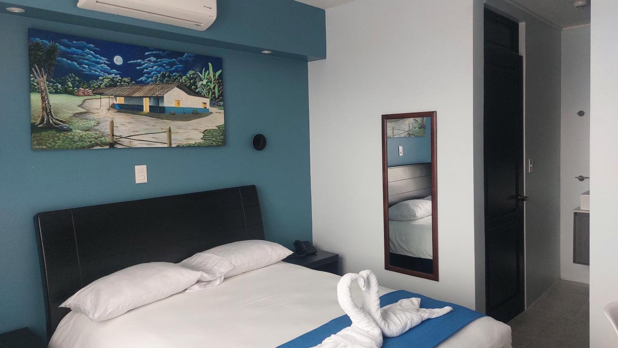 Hotel Luckys San Isidro De El General Екстер'єр фото