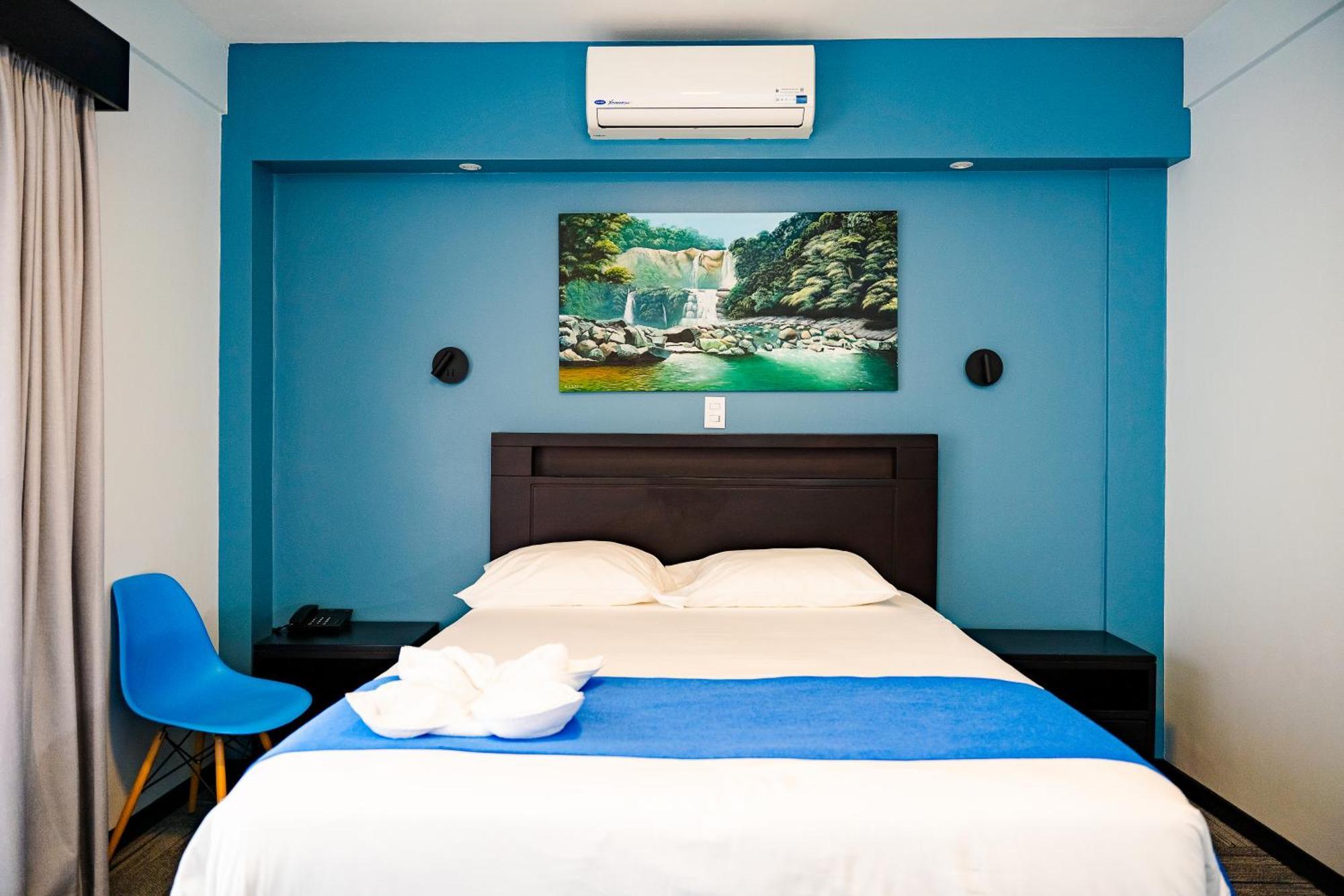Hotel Luckys San Isidro De El General Екстер'єр фото